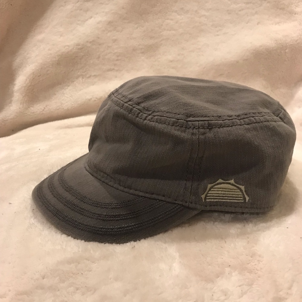 Gray Life is Good women’s hat
